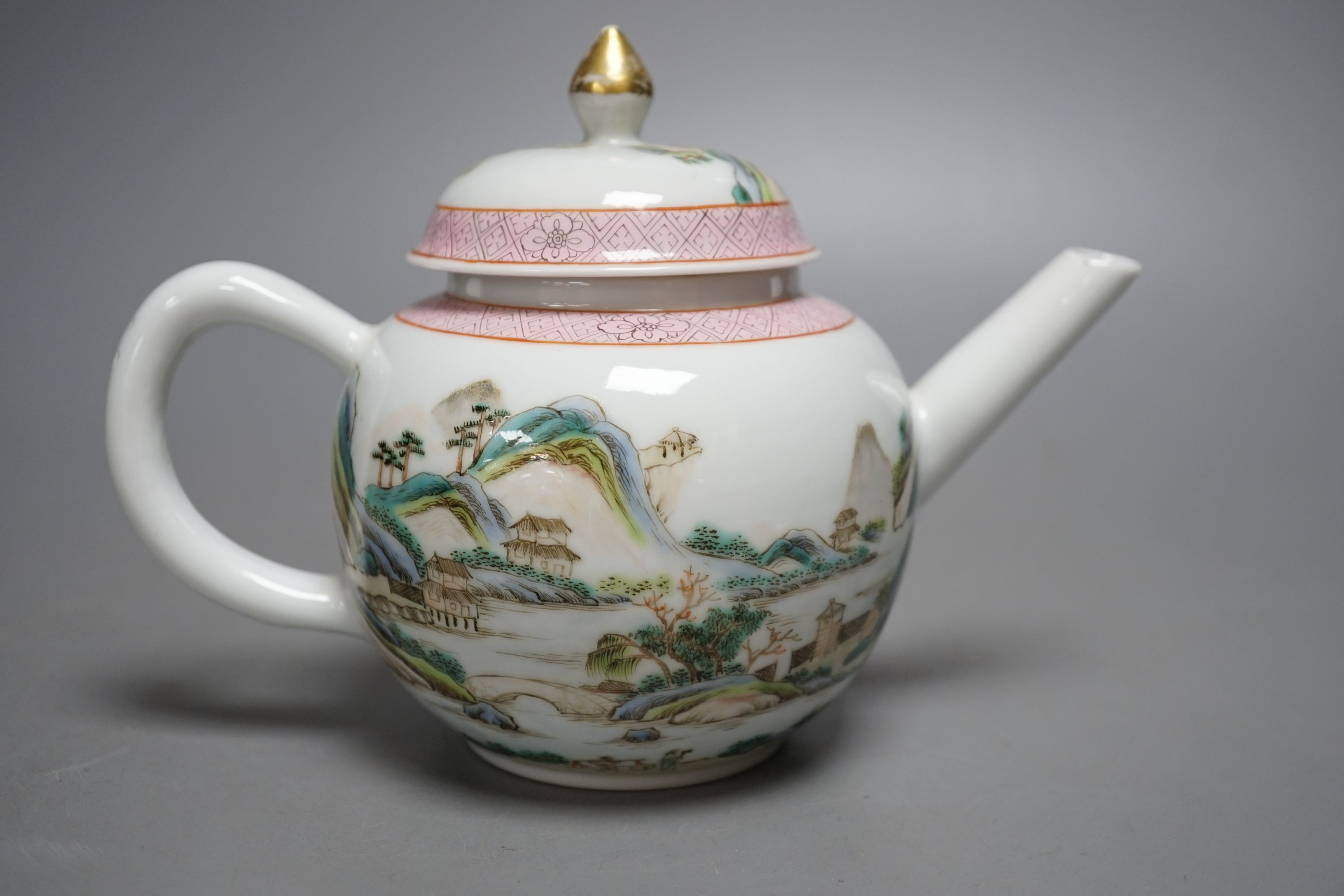 A Chinese famille rose teapot, 13cm